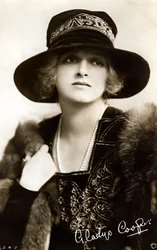 Gladys Cooper 1888-1971, engelsk skuespillerinne, tidlig på 1900-tallet.