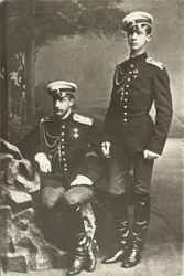 Les grands ducs Constantin Constantinovitch (1858-1915) og Dimitri Constantinovitch (1860-1919) - Storhertug Constantin Constantinovich og storhertug Dimitri Constantinovich av Russland, Anonym . Silver Gelatin Photography, ca. 1890. Russisk statsfilm an