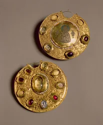 Kolt Medaljong, Ryazan (gull med perler, emalje og edelstener)