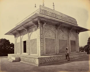 Agra; Prins Etmad-Dowlahs mausoleum, marmorkuppelen