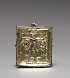 Enkolpion med korsfestelsen (foran) og de hellige Theodore og George (bak)