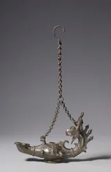 Lampe med Griffin-hodehåndtak, 300s-400s (bronse)