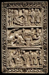 Karolingisk kunst: Den hellige pæres mirakel, diptyk i elfenben som viser oppstandelsen til en ung jente, i midten en sykedåp, nederst dåpen til Clovis I (466-511) i nærvær av dronning Clothilde d. 25/12/498. 9. århundre. Ami
