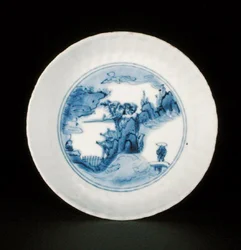 Blått og hvitt kraakfat malt med en figur i et landskap, Egret mark, Wanli eller Tianqi