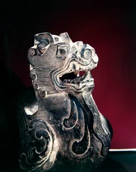 Detalj av en kimær, seks dynastier (220-589) (stein)