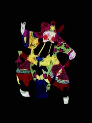 Mannlig figur fra Pekin-operaen med maske. Malt papirklipp eller «Jian Zhi», kinesisk folkekunst, Peking.