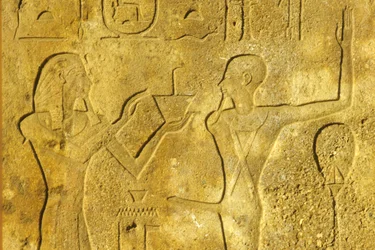 Det gamle Egypt, veggmaleri/utskjæring, Karnak/Luxor-tempelet, Hatshepsut tilbyr røkelse til Gud Min