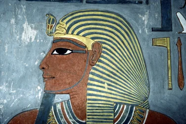 Luxor, Theben: Kongenes dal. Graven til Horemheb, egyptisk farao fra det 19. dynastiet.