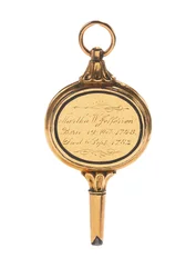 Memento mori gravert klokkenøkkel, med hårlokk av Martha Wayles Jefferson, fransk eller engelsk, sent på 1700-tallet - tidlig på 1800-tallet (gull) (se også 711002)