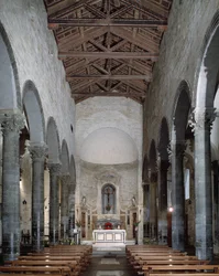 Innvendig utsikt over apostlenes kirke