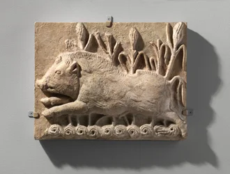 Veggpanel med et ladesvin, ca. 600-tallet e.Kr. (stucco)