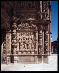 Utsikt over fasaden til katedralen St Mary, Astorga, Spania (Utsikt over fasaden til katedralen St Mary, Astorga, Spania)