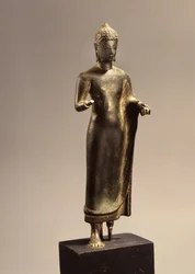 Stående Buddha, Dawaravati-perioden (bronse)