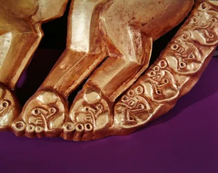 Skjoldemblem i form av en panter, 700-650 f.Kr. (gull, rav og farget emalje) (detalj av 165769)