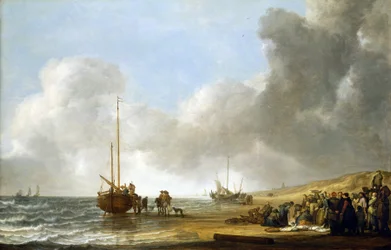 En scene på Scheveningen-stranden (Haag, Nederland), havet til venstre og sanddyner til høyre, i midten, en fiskebåt på kjølen og en gruppe fiskere