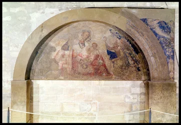 Tympanum som viser ydmykhetens jomfru med Kristusbarnet omgitt av engler, 1341
