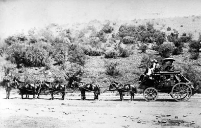Diligens på vei inn i Pretoria, ca. 1895