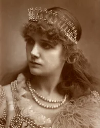 Marion Hood , britisk sopranopera og musikkteatersanger, 1884.