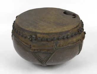 Sudanesisk kjeletrommel, ca. 1898 (kobber)