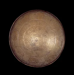Orientalsk kunst: dekorert av kobber- og sølvskåler. 1200- eller 1300-tallet. Fra Syria. Paris, Louvre-museet
