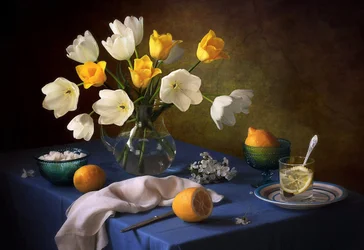 Stilleben med friske tulipaner