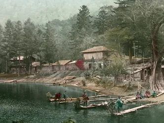 Fiskelandsby ved Chuzenji-sjøen, cirka 1900–1915 (fotografi)
