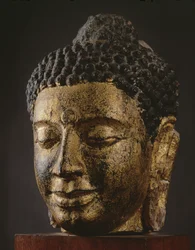 Kjempe-Buddhahode med lukkede øyne, Srivijaya-stil