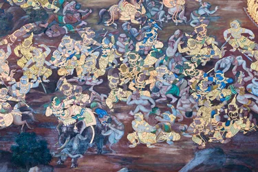 Veggmaleri som viser scener fra Ramayana ved Wat Phra Kaeo, Royal Grand Palace, Bangkok, Thailand