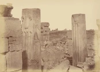 Karnak, Thotmes IIIs Lotus -kolonner