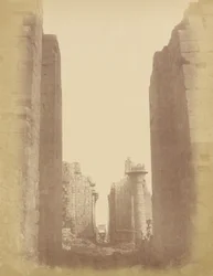 Karnak, utsikt gjennom hypostyle -rommet