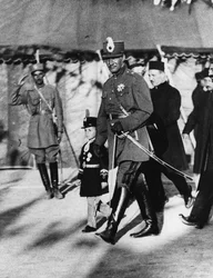 Shah Pahlavi fra Persia med sønnen kronprinsen, april 1926