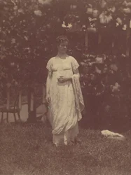 [Fru. Louis Kentin i Empire Dress], 1880-tallet, 1880-tallet.
