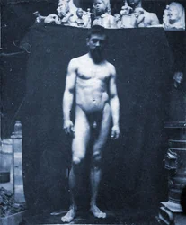 Nakenportrett av Samuel Murray i Eakins studio, 1890 (cyanotype)