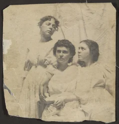 [Weda, Katherine og Maud Cook]