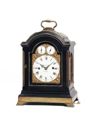 George III slående bordklokke, ca. 1770 (tre, glass og metall) (se også 491922)