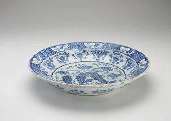 Dish, Iznik, osmansk dynasti (keramikk)