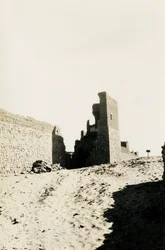 St. Simeons kloster, Aswan, Egypt, fotografert av Ugo Monneret de Villard