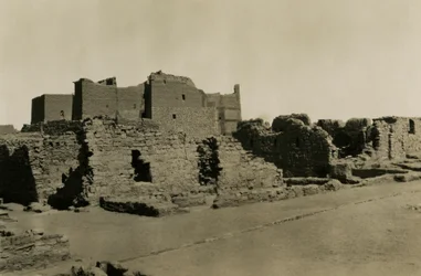 St. Simeons kloster, Aswan, Egypt, fotografert av Ugo Monneret de Villard