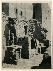 Ruiner av saltfabrikk, St. Simeons kloster, Aswan, Egypt, fotografert av Ugo Monneret de Villard