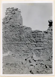 Ruiner av sørkirken, detalj av murverket, Sabagura, Egypt, fotografi av Ugo Monneret de Villard