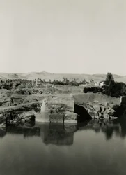 Tempelruiner på Elephantine-øya, med Kleopatras bad i forgrunnen, Aswan, Egypt, fotografert av Ugo Monneret de Villard