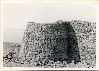 Tårnet i det sørøstlige hjørnet, Sabagura, Egypt, fotografert av Ugo Monneret de Villard