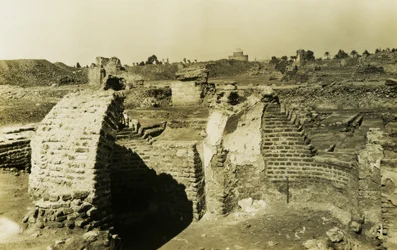 Trilobed-bygning, al-Fustat, Egypt, fotografert av Ugo Monneret de Villard