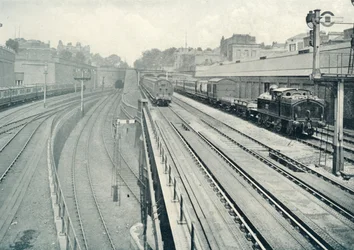 Et travelt sted, 1922.