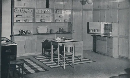 Et kjøkken arrangert og utstyrt av Heal & Son, Ltd. i London, 1942