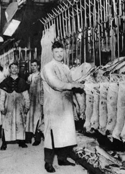 En kjøttportier, Smithfield Market, London, 1926-1927