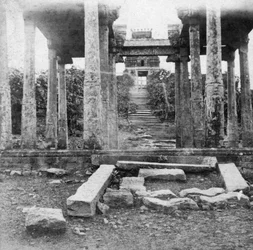 Et ødelagt tempel nær Madras, India, 1874