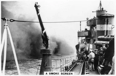 En røykskjerm lagt ned av en destroyer, 1937