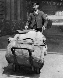 En togportør, London, 1926-1927