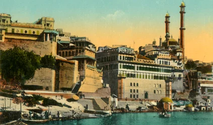 Alamgir-moskeen og Ghat, Benares, c1910.
